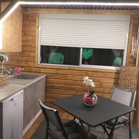 Le Refuge Zen Hebergement Atypique A La Semaine Avec Bungalow, Cabane, Bulle Et Spa * Montpouillan